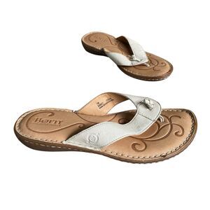 Born Thong Sandals Women 7M White Leather Flats Boho Padded Comfort Slide